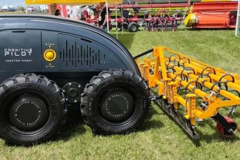 Роботизированный бескабинный мини-трактор Cognitive Pilot Tractor Robot